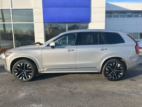 Used 2025 Volvo XC90 B6 Plus image 2