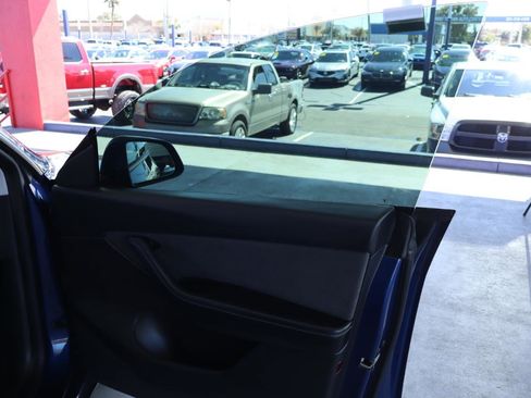 Used 2021 Tesla Model Y Long Range image 32