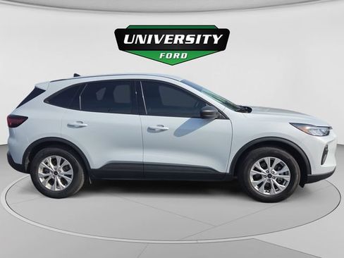 Used 2025 Ford Escape Active w/ Tech Pack #1 FWD image 2