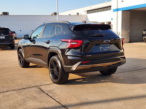 Certified 2024 Chevrolet Trax ACTIV w/ Driver Confidence Package image 8