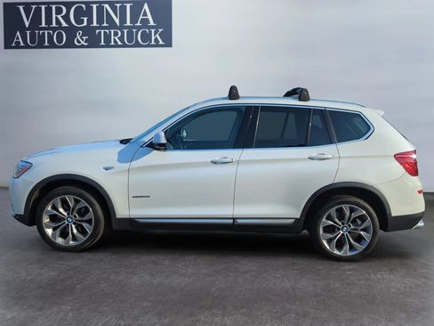 Used 2017 BMW X3 sDrive28i RWD image 2