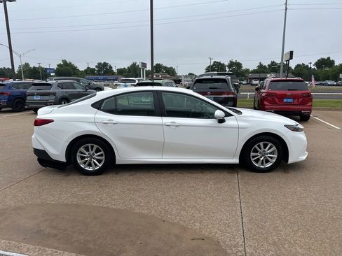 Used 2025 Toyota Camry LE FWD image 4