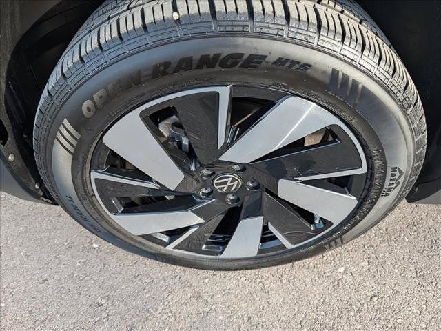 Certified 2024 Volkswagen Atlas Cross Sport SE AWD/4WD image 9