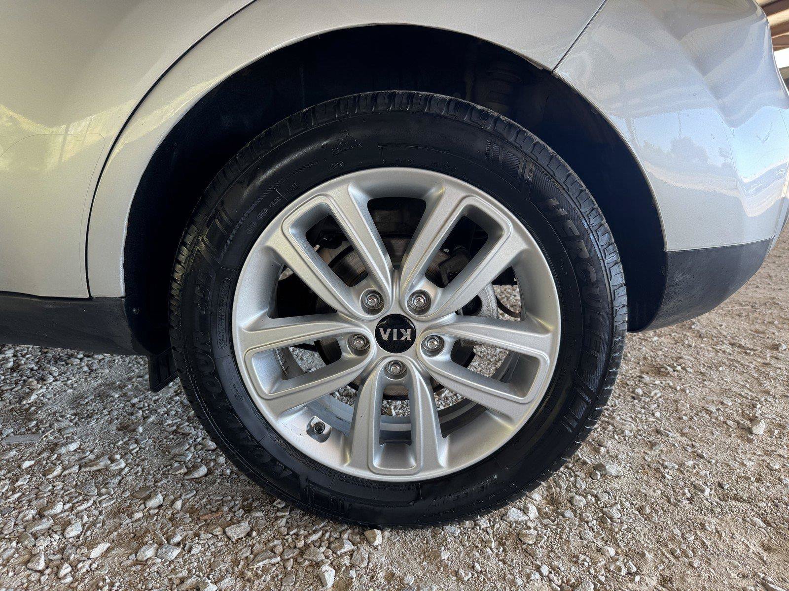 Used 2019 Kia Soul + FWD image 38