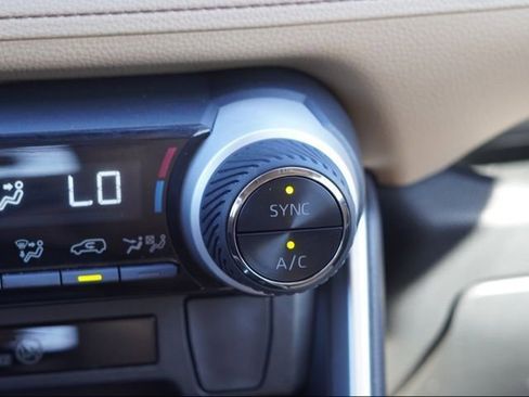 Certified 2022 Toyota RAV4 XLE Premium image 31