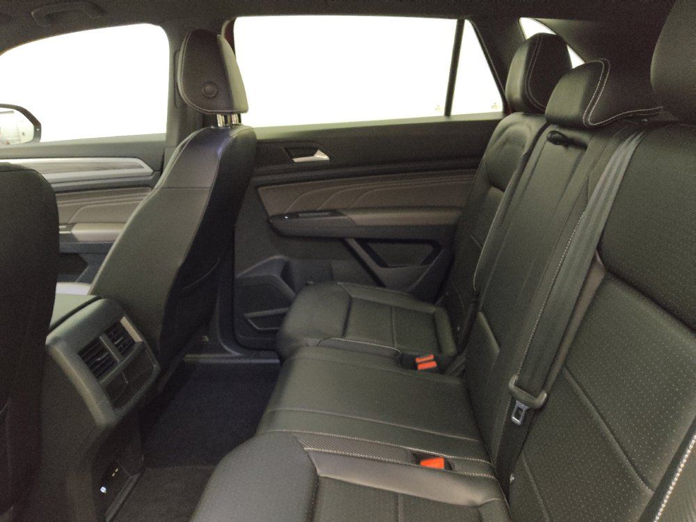 Used 2023 Volkswagen Atlas Cross Sport SE FWD image 18