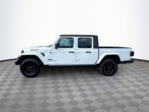 Used 2022 Jeep Gladiator Willys image 9