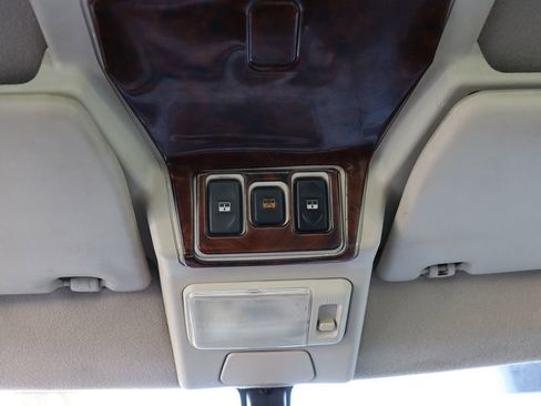 Used 2004 Land Rover Discovery SE image 11