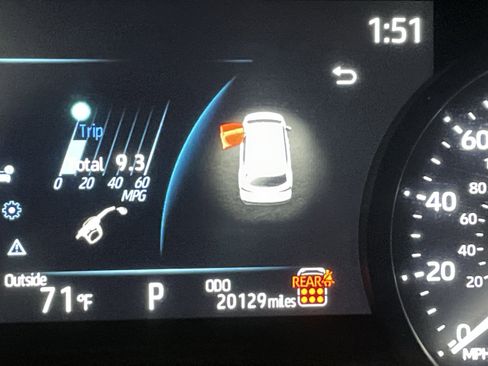 Used 2025 Toyota Sienna XLE image 22