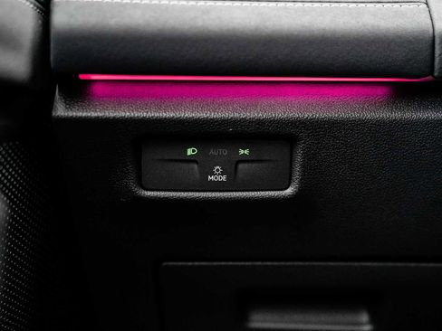 New 2026 Volkswagen Tiguan SE R-Line image 17