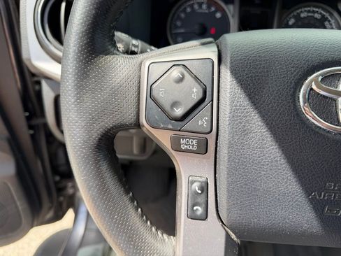 Used 2016 Toyota Tacoma SR5 w/ SR5 Appearance Package (SN) image 23