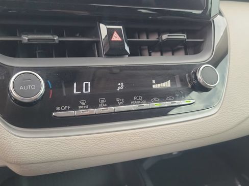 Used 2024 Toyota Corolla LE FWD image 15
