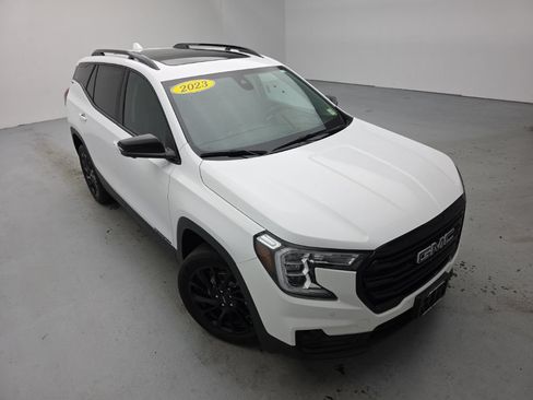 Used 2023 GMC Terrain SLT w/ Tech Package AWD/4WD image 2