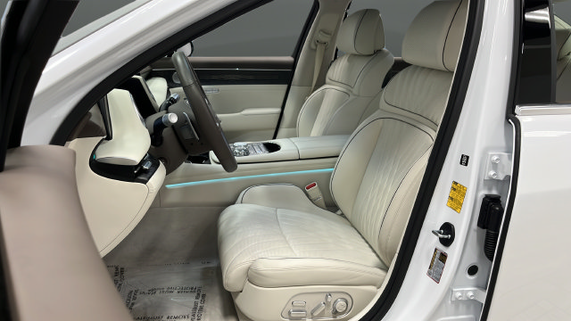 Used 2025 Genesis G90 3.5T AWD/4WD image 9