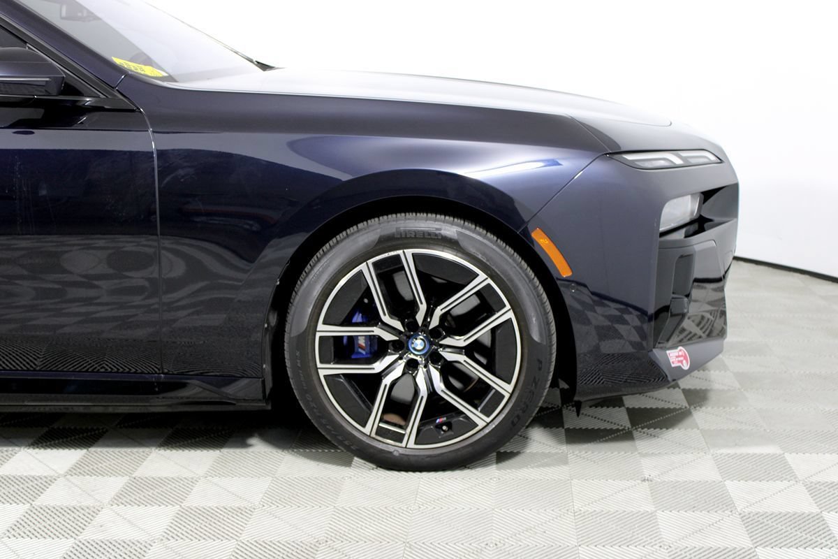 Used 2023 BMW i7 xDrive60 AWD/4WD image 7