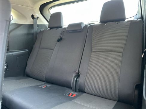 Used 2021 Toyota Highlander L AWD/4WD image 15