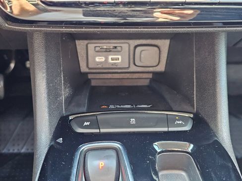 Used 2023 Chevrolet Bolt EUV LT w/ Convenience Package FWD image 16
