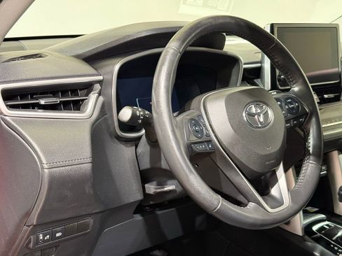 Certified 2023 Toyota Corolla Cross XLE image 17