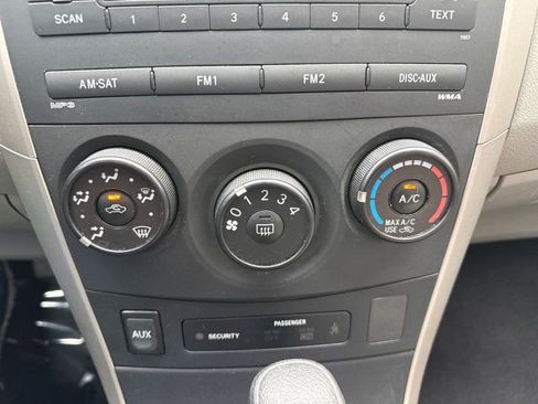 Used 2013 Toyota Corolla L FWD image 26