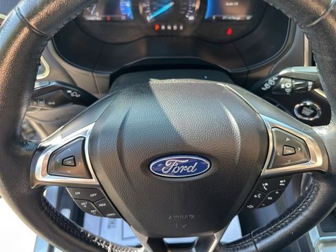 Used 2022 Ford Edge Titanium image 18