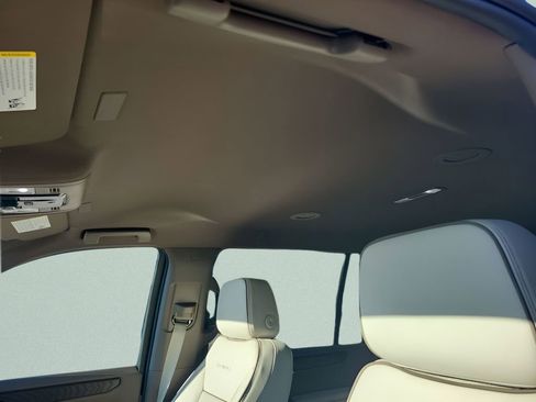 New 2026 GMC Yukon XL Denali w/ LPO, Floor Liner Package image 30