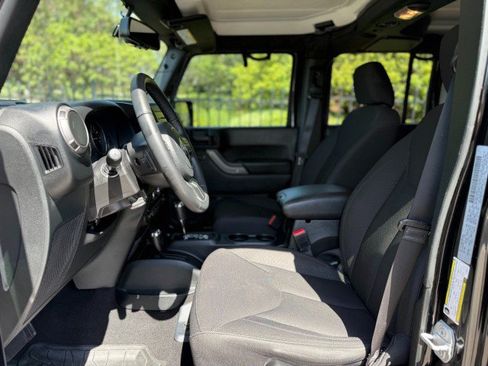 Used 2018 Jeep Wrangler Unlimited Sport S AWD/4WD image 9