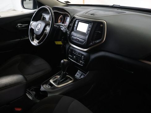 Used 2016 Jeep Cherokee Latitude image 11