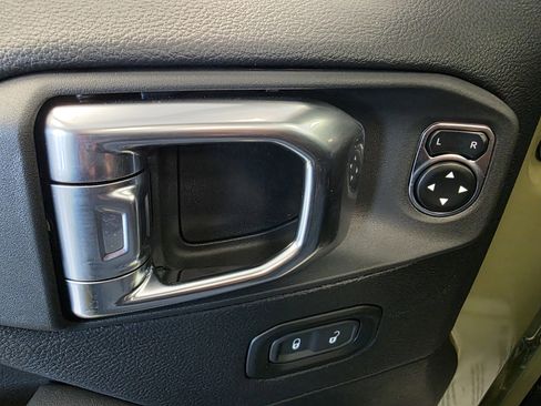 New 2025 Jeep Wrangler Unlimited Rubicon 392 image 16