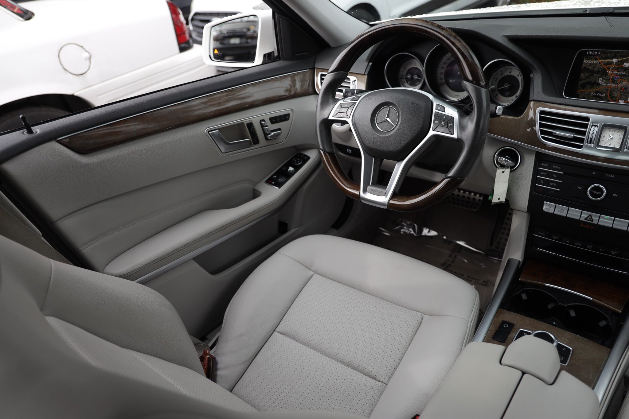 Used 2016 Mercedes-Benz E 350 Sedan w/ Premium Package image 25