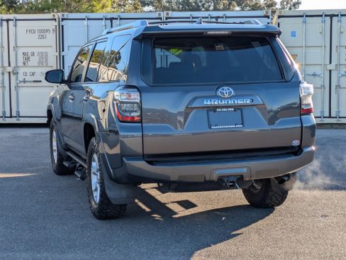 Used 2018 Toyota 4Runner SR5 image 6