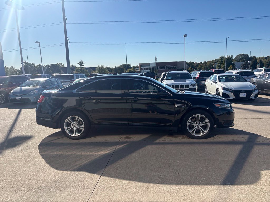 Used 2016 Ford Taurus SEL w/ Equipment Group 201A FWD image 4