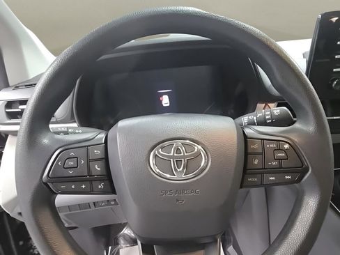 Used 2024 Toyota Sienna LE image 22