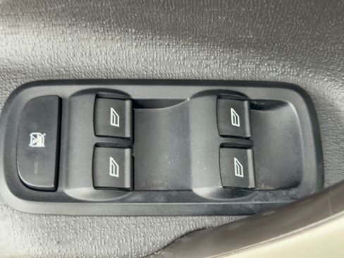 Used 2012 Ford Fiesta SES FWD image 15