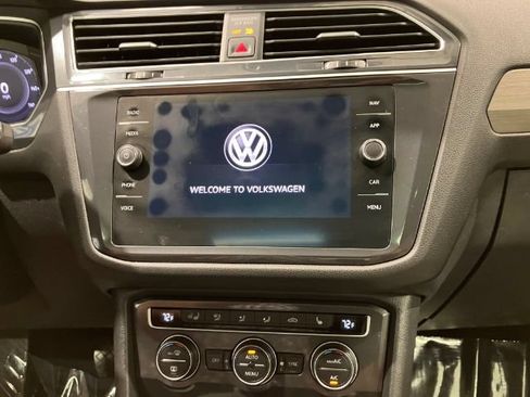 Used 2020 Volkswagen Tiguan SEL w/ 3rd Row Seat Package AWD/4WD image 29