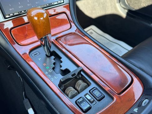 Used 2002 Lexus SC 430 Convertible RWD image 32