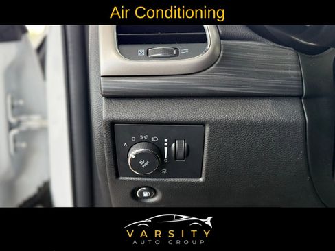Used 2022 Jeep Grand Cherokee Laredo X AWD/4WD image 16