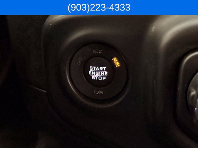 Used 2018 Jeep Wrangler Unlimited Sahara AWD/4WD image 31