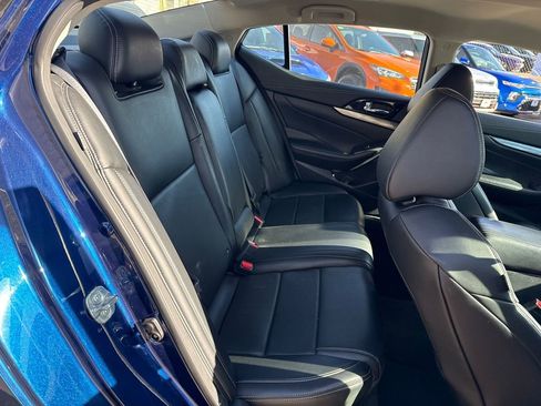 Used 2023 Nissan Maxima SV w/ Floor Mat Group image 18