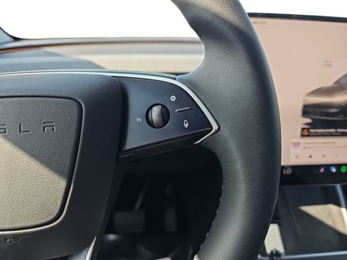 Used 2026 Tesla Model Y 2WD image 15