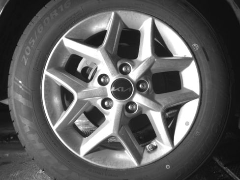 Used 2025 Kia Soul LX w/ LX Technology Package FWD image 15