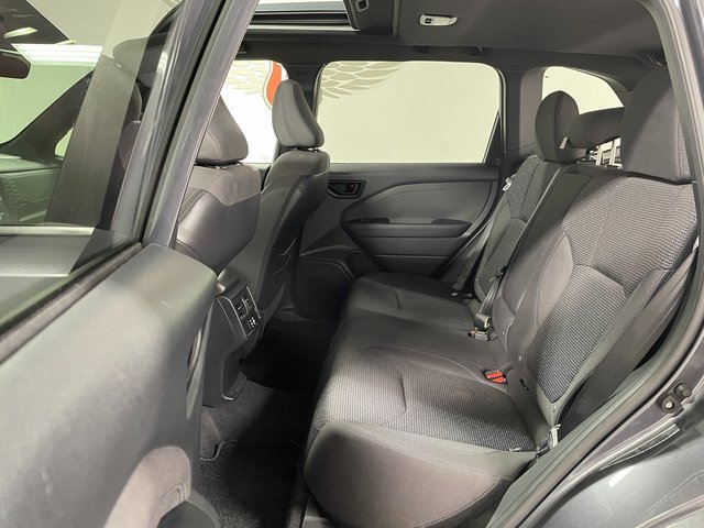 Used 2025 Subaru Forester Premium AWD/4WD image 21