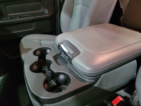 Used 2017 RAM 1500 ST w/ SXT Appearance Group image 28