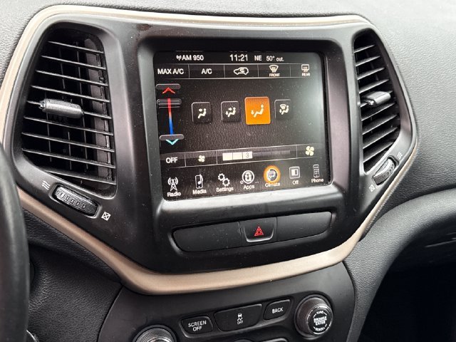 Used 2016 Jeep Cherokee Latitude w/ Comfort & Sound Group FWD image 15