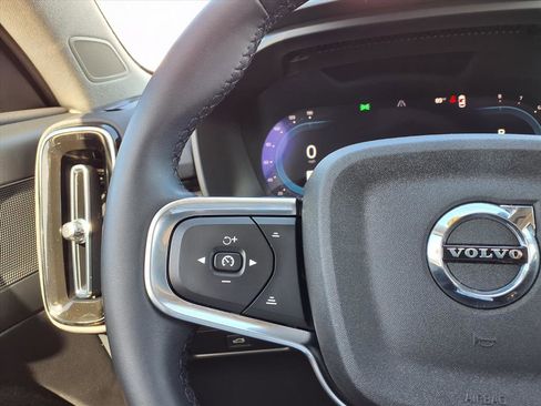 Certified 2024 Volvo XC40 B5 Plus image 30