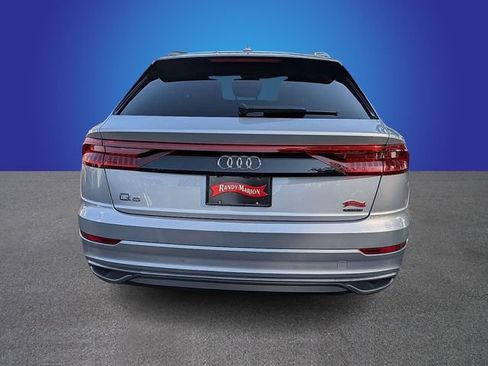 Used 2022 Audi Q8 Premium w/ Convenience Package AWD/4WD image 4