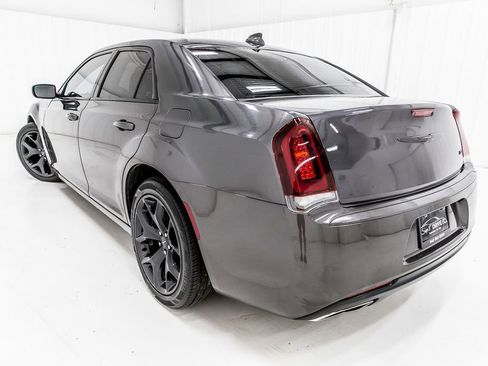 Used 2021 Chrysler 300 Touring w/ Sport Appearance Package RWD image 6