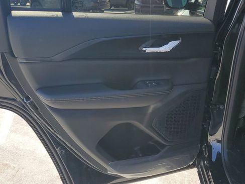 New 2025 Jeep Grand Cherokee Altitude image 16