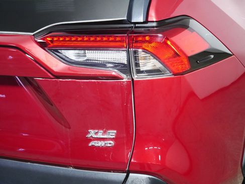 Certified 2022 Toyota RAV4 XLE w/ Convenience Package image 17