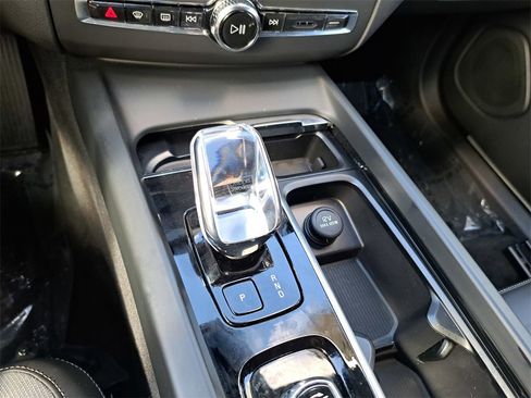 Used 2024 Volvo XC60 T8 Polestar image 14