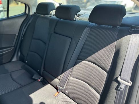 Used 2015 MAZDA MAZDA3 i Touring FWD image 17